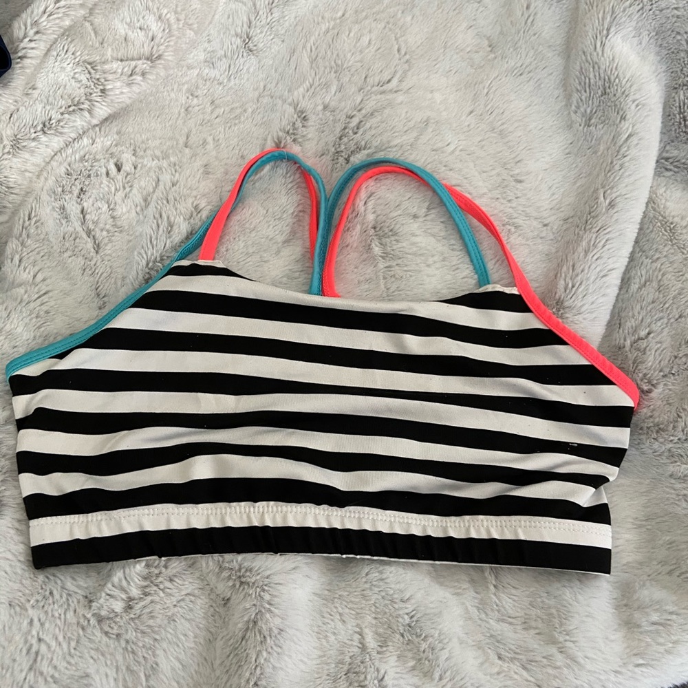 Varsity size M sports bra💗